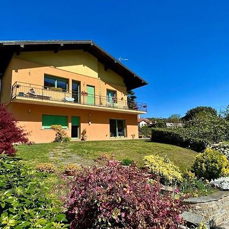 Casa Vacanza Veronica Con Giardino Verbania Exterior photo