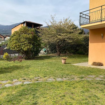 Casa Vacanza Veronica Con Giardino Verbania Exterior photo