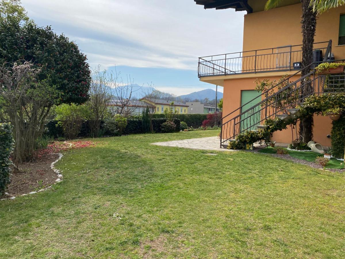 Casa Vacanza Veronica Con Giardino Verbania Exterior photo