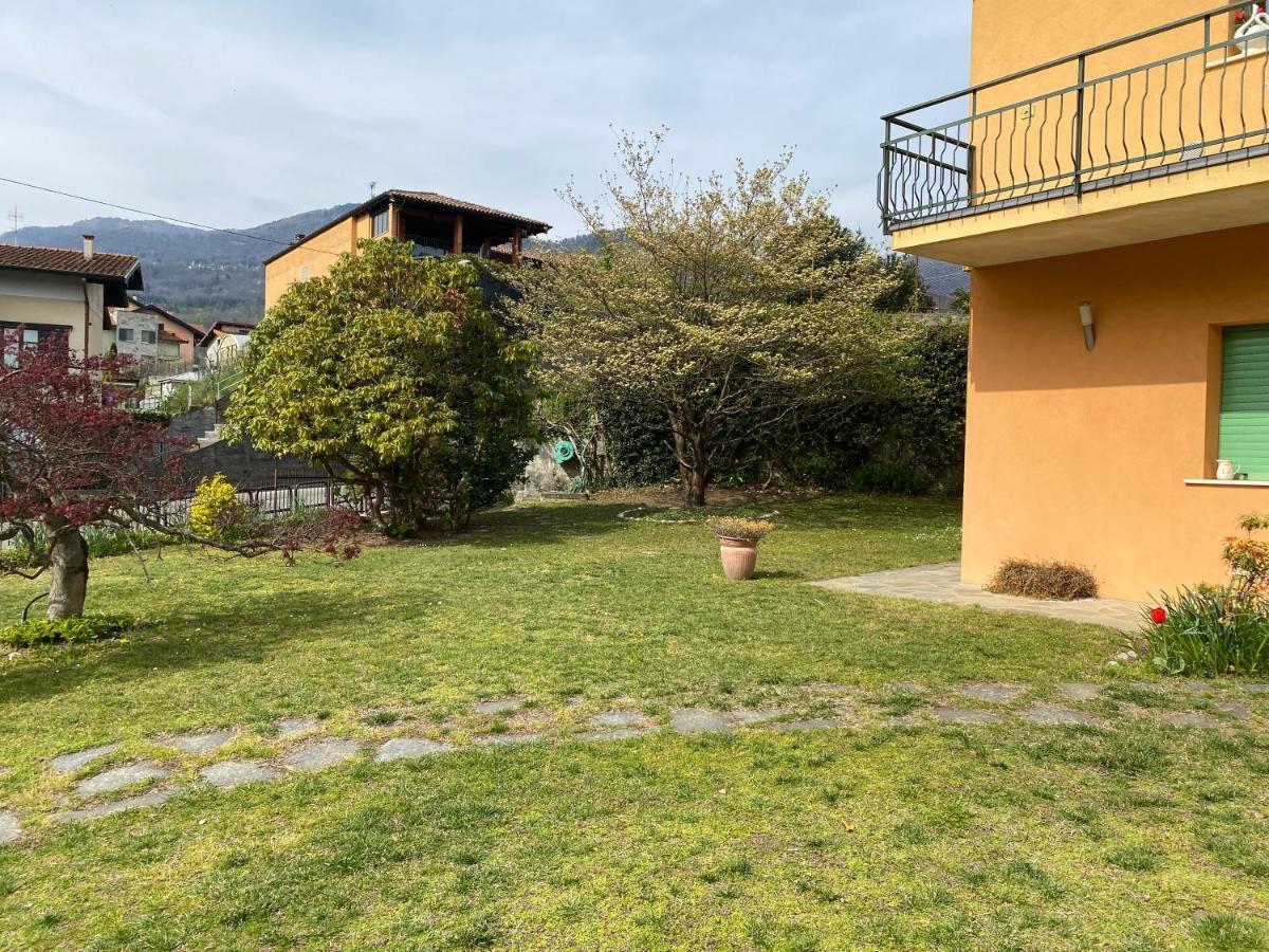 Casa Vacanza Veronica Con Giardino Verbania Exterior photo