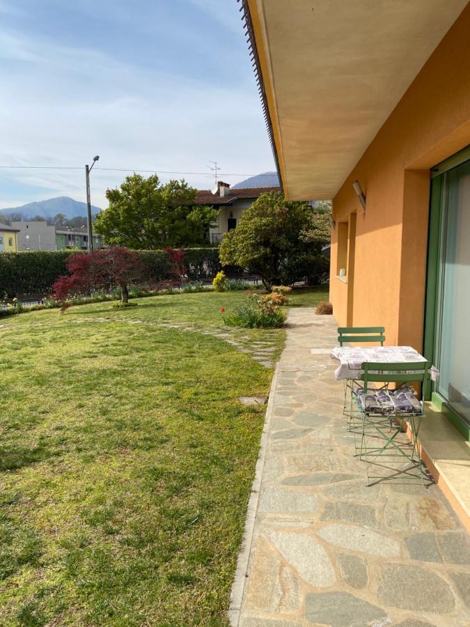 Casa Vacanza Veronica Con Giardino Verbania Exterior photo